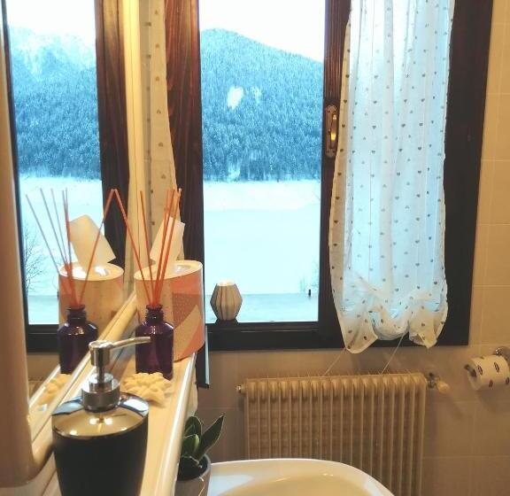 Семейный Номер, Elison On The Lake B&b