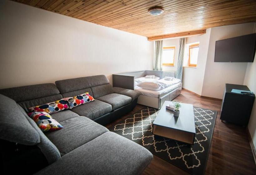 Апартаменты 1 Спальня, Villa ďumbierka   B&b, Wellness, Brewery, Ebikes