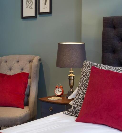 Номер Superior, The George Townhouse