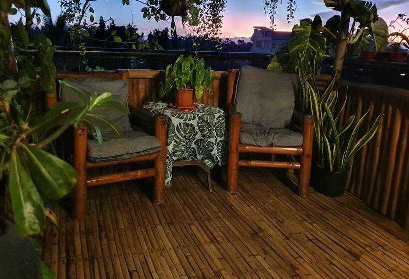 Семейный Номер, Unk S House Homestay