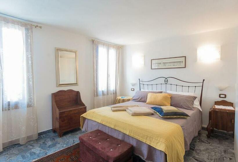 اتاق استاندارد, B&b Antico Orologio