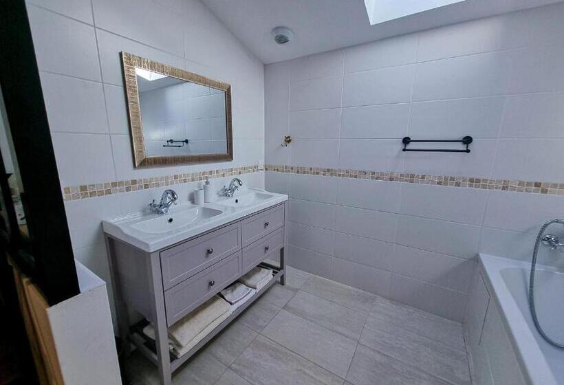 Дом 2 Спальни, Chateau Erigoye