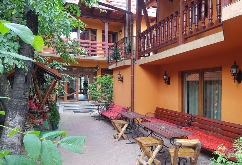 Дом 1 Спальня, Pensiunea Casa Zarnesteana