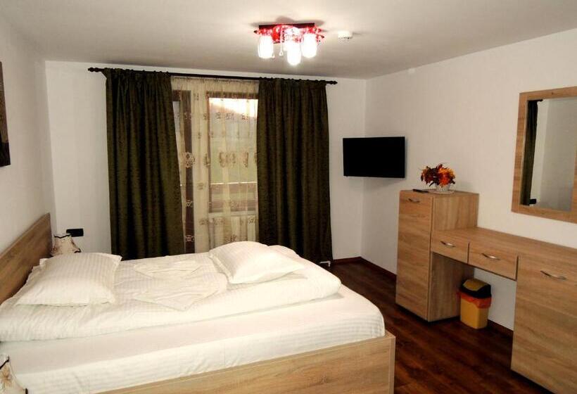 Номер Deluxe, Pensiunea Casa Zarnesteana