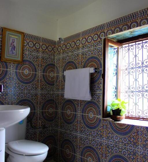 컴포트 룸, Riad Khmisa