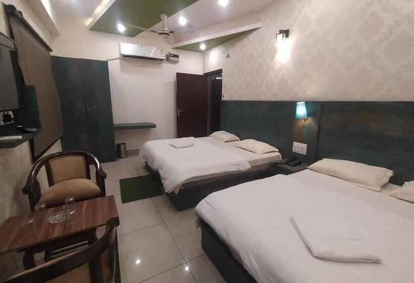 Четырехместный Номер Стандарт, Geeta Residency Haridwar