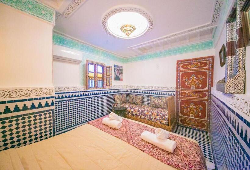 اتاق استاندارد سه تخته با چشم‌انداز, Palais Fes Yahya