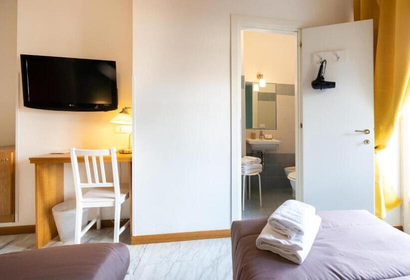 חדר סטנדרט לשלושה, Aurelia Home Guest House