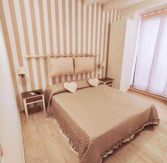 اتاق استاندارد با بالکن, B&b La Maison Del Borgo Antico