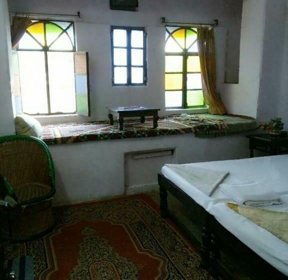 Номер Стандарт Вид на Озеро, Haveli Uma Megh Tourist Guest House