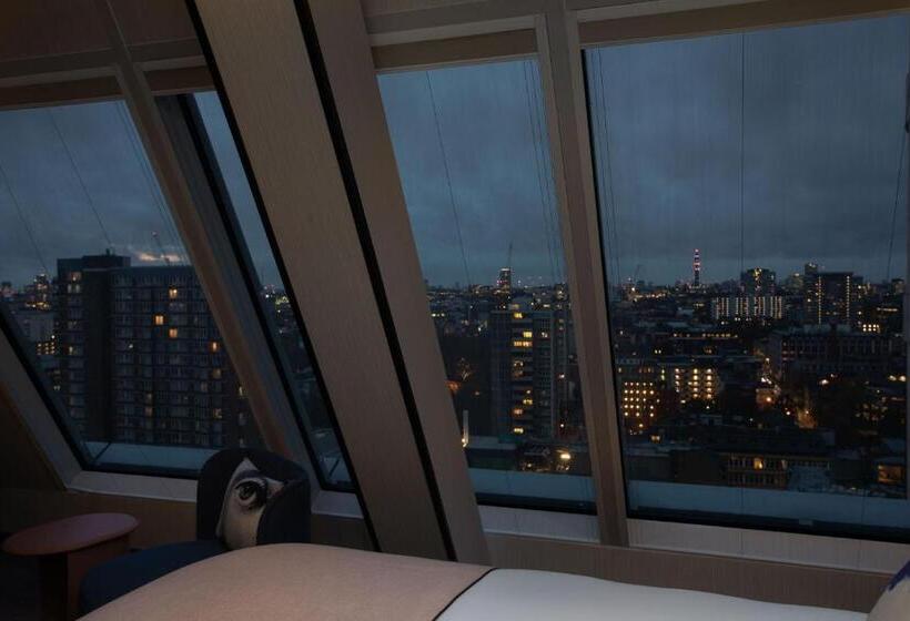 Номер Стандартный с Видом, Montcalm East, Autograph Collection