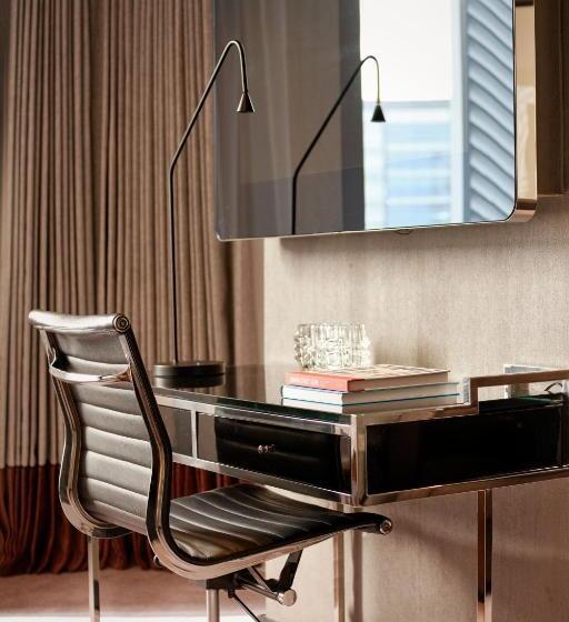 Полулюкс Кровать Кинг, Montcalm East, Autograph Collection