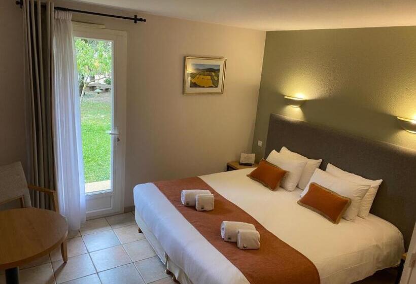Стандартный Номер Нижний Этаж, Logis La Bastide De Grignan Hotel & Restaurant La Chênaie