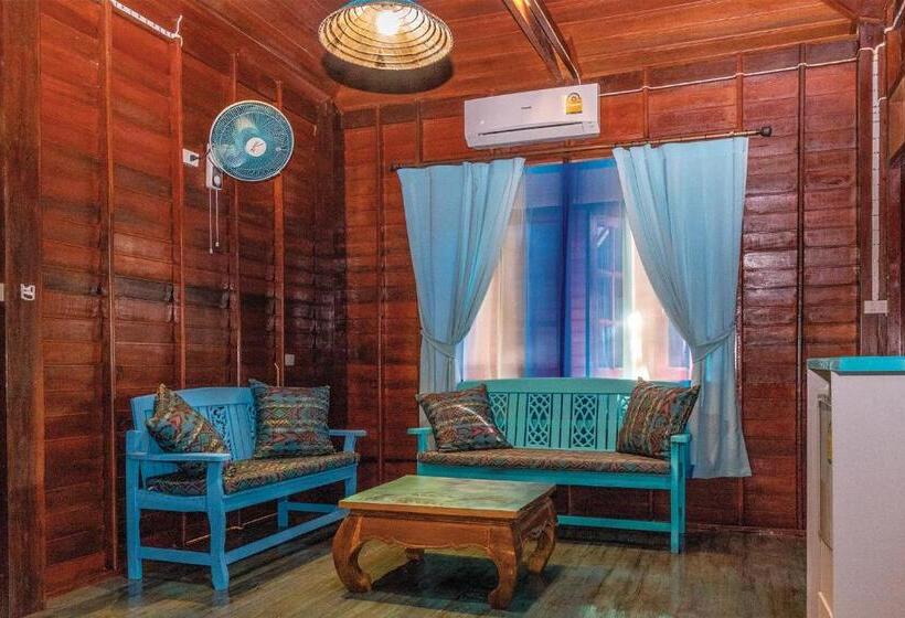 Студио Стандарт Вид на Бассейн, Baan Kiao
