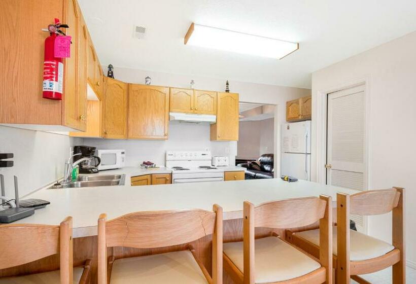 Апартаменты 2 Спальни, Harbor Village Lakeview Condo 9023