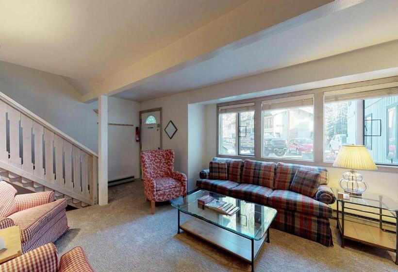 침실 2개 아파트, Prospector Condo