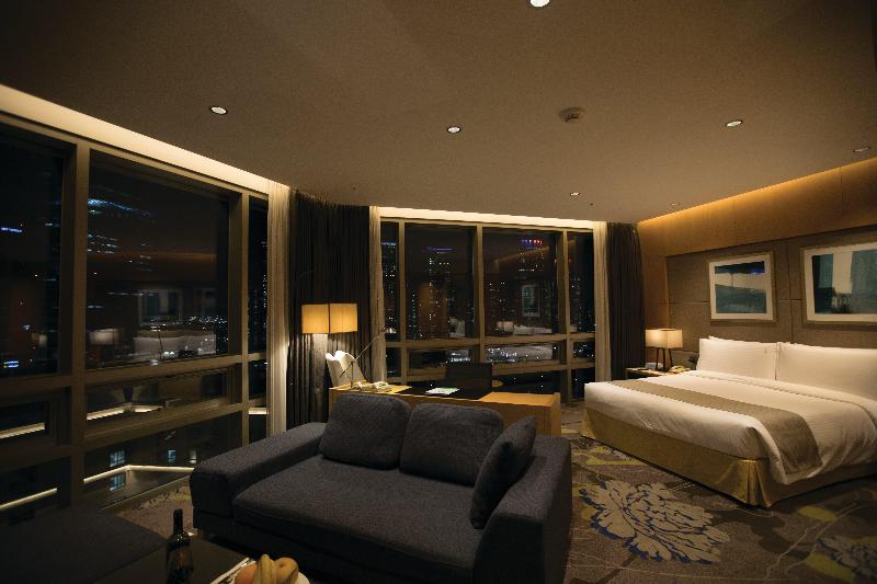 带大床的套房, Holiday Inn Incheon Songdo, An Ihg