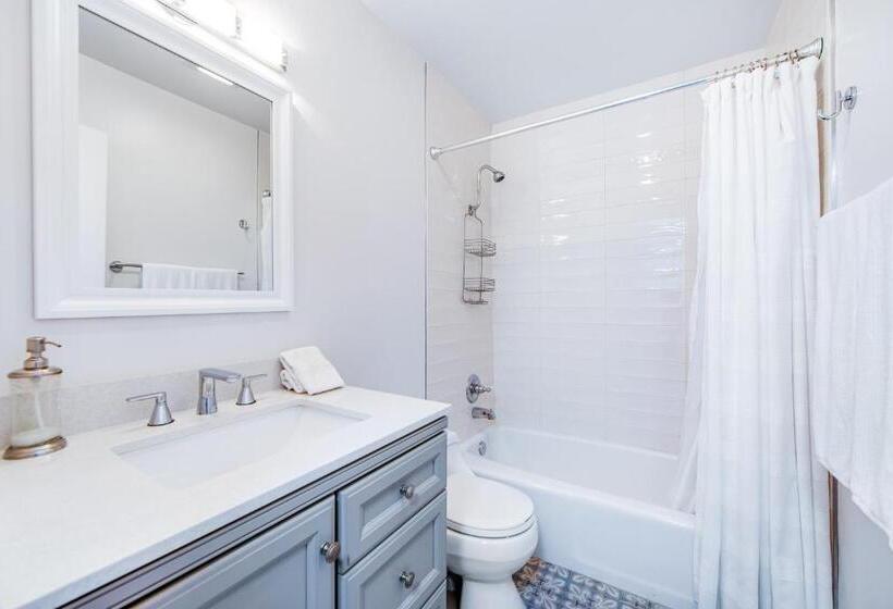 Huoneisto 3 Makuuhuonetta, Mountain View Modern Condo Permit# 4340