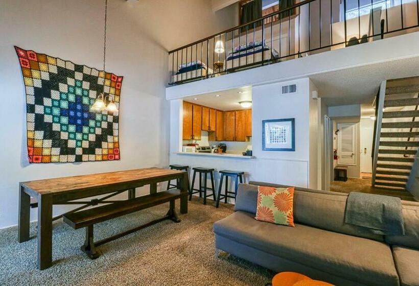 침실 2개 아파트, 2 Bed 2 Bath Apartment In Carnelian Bay