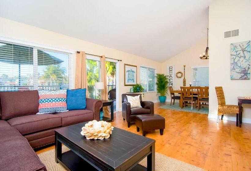 Апартаменты 2 Спальни, North Beach E