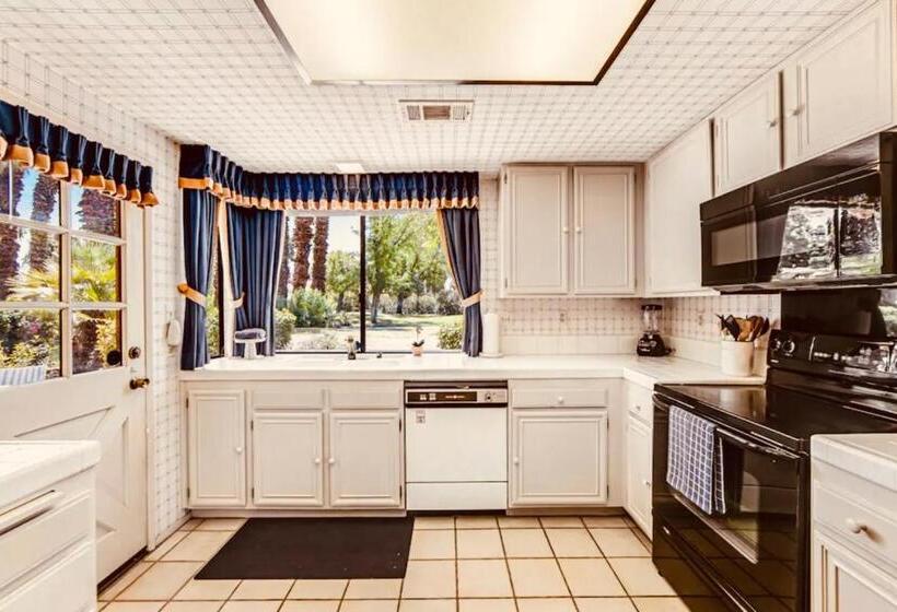 Апартаменты 3 Спальни, Palm Desert Charm Permit# Str2022 0119