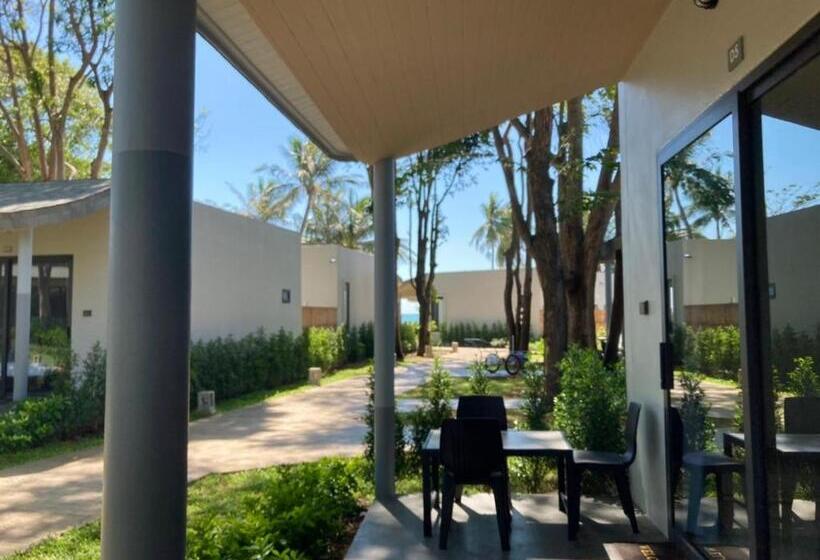 ویلای لوکس 1 خوابه, Rayong Chalet Resort