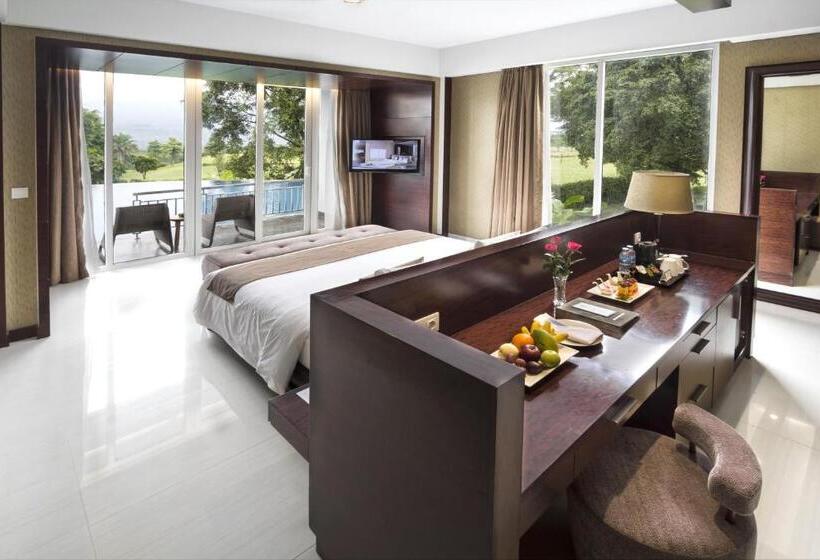 Люкс с Балконом, R Hotel Rancamaya