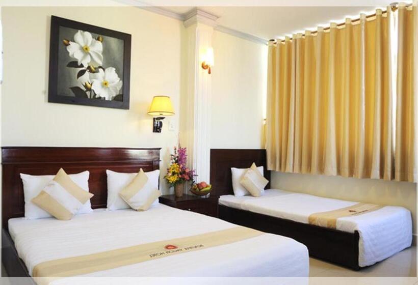 اتاق استاندارد سه نفره, Valentine Luxury Hotel   31 Bui Vien Street