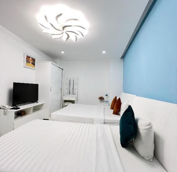 اتاق استاندارد سه نفره, Valentine Luxury Hotel   31 Bui Vien Street