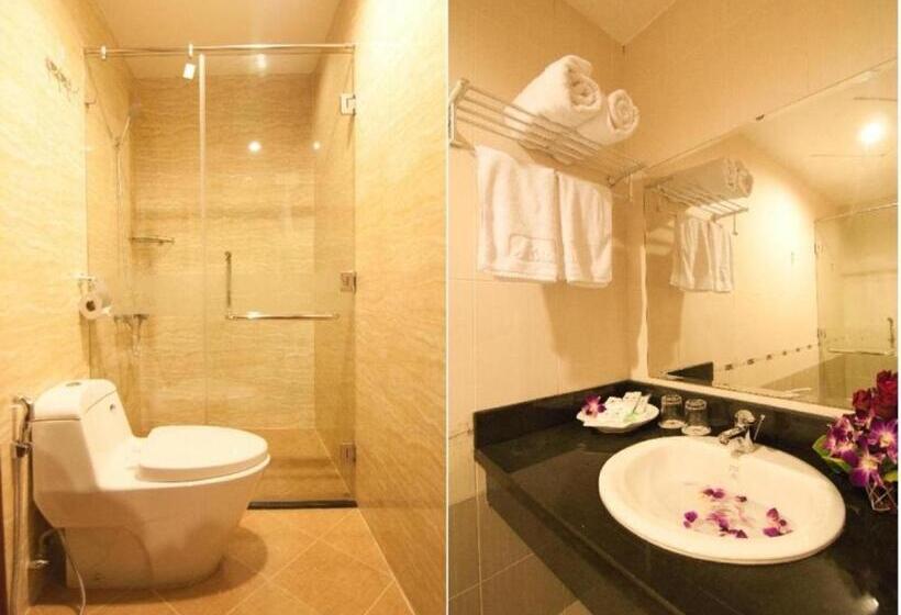 اتاق استاندارد با تخت بزرگ, Valentine Luxury Hotel   31 Bui Vien Street