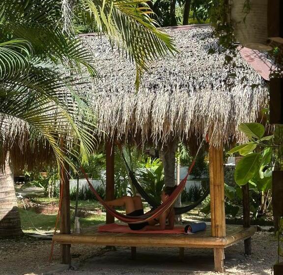 اتاق خانوادگی با چشم‌انداز باغ, Bohol Island Homestay