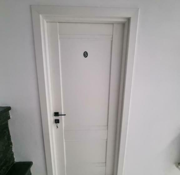 Номер Deluxe, Moldi Muzeu