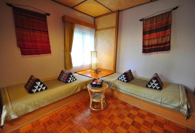 디럭스 스위트 킹 침대, Coral Hotel Bangsaphan