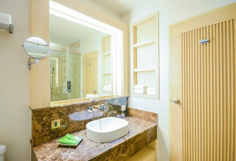 اتاق لوکس با چشم‌انداز باغ, Crystal Wild Resort Panwa Phuket