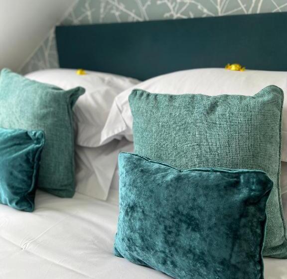 اتاق سوپریور با چشم‌انداز دریا, Tides Reach Guest House