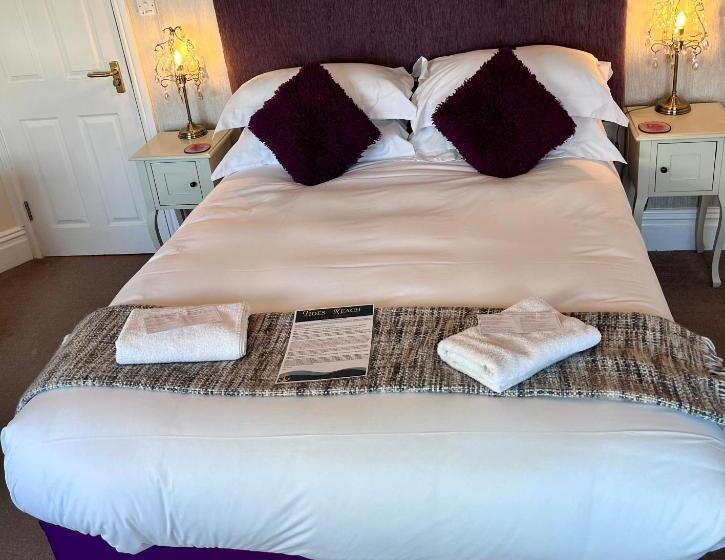 اتاق لوکس با چشم‌انداز دریا, Tides Reach Guest House
