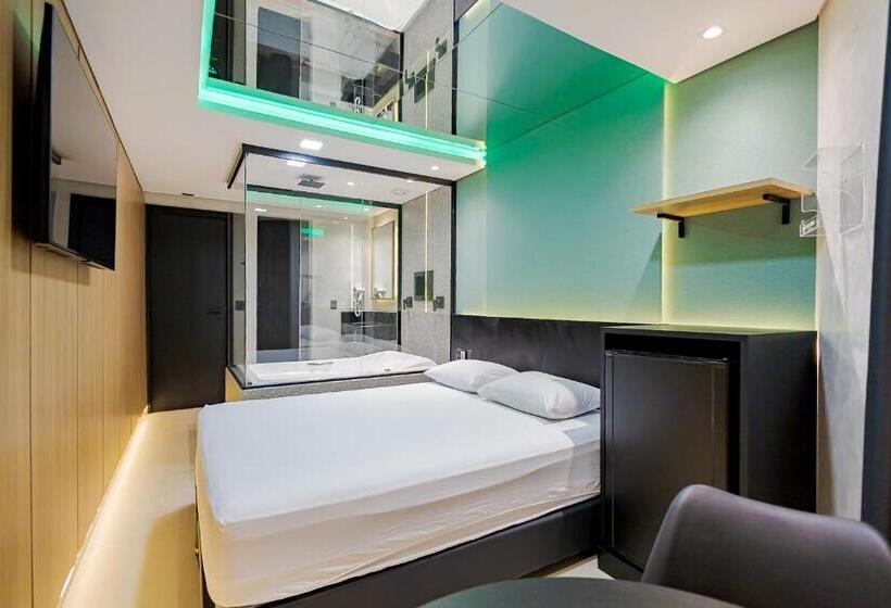 استودیوی استاندارد, Drops Express Motel Curitiba