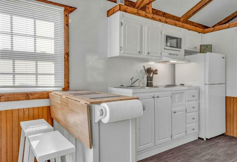 デラックスバンガロー, Aqua Lodges At Coconut Cay Rv And Marina