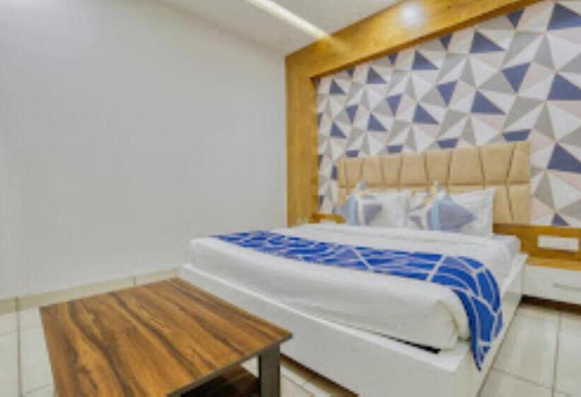 Номер Deluxe, B Fine By Aceotel