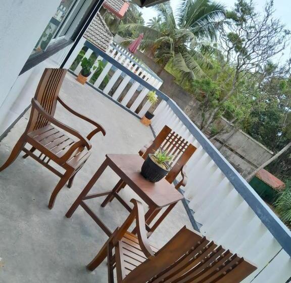 Номер Стандарт с Балконом, Rosanuka Beach Villa
