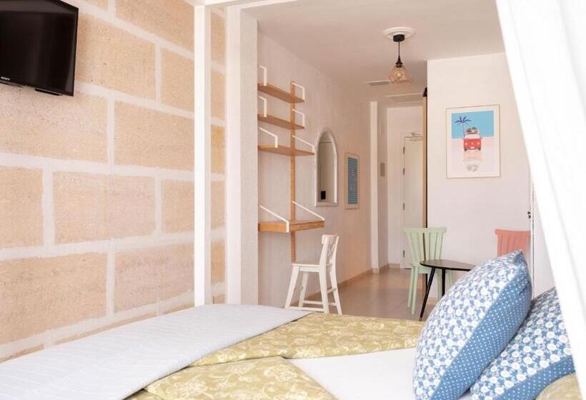 חדר סטנדרט עם מרפסת, Bella Colina I Vintage Hotel 1953
