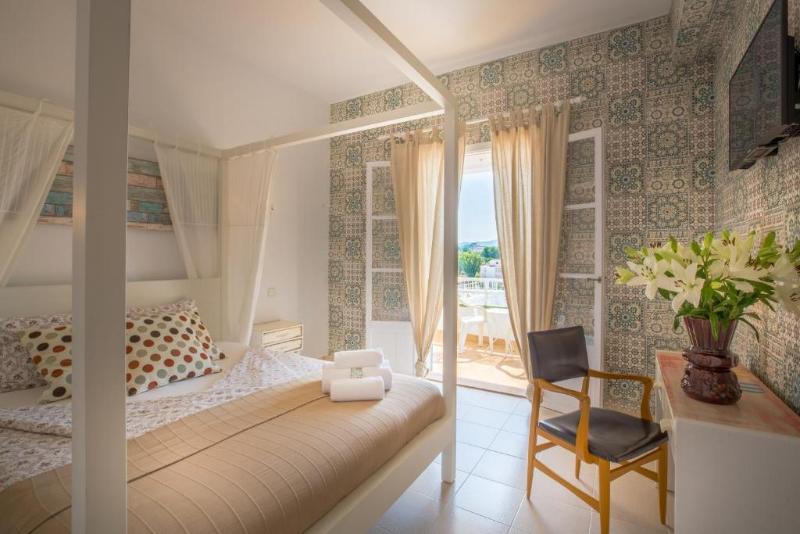 חדר סטנדרט נוף לים עם מרפסת, Bella Colina I Vintage Hotel 1953