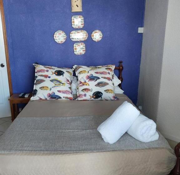 اتاق استاندارد با چشم‌انداز استخر, Chillpill Guest House