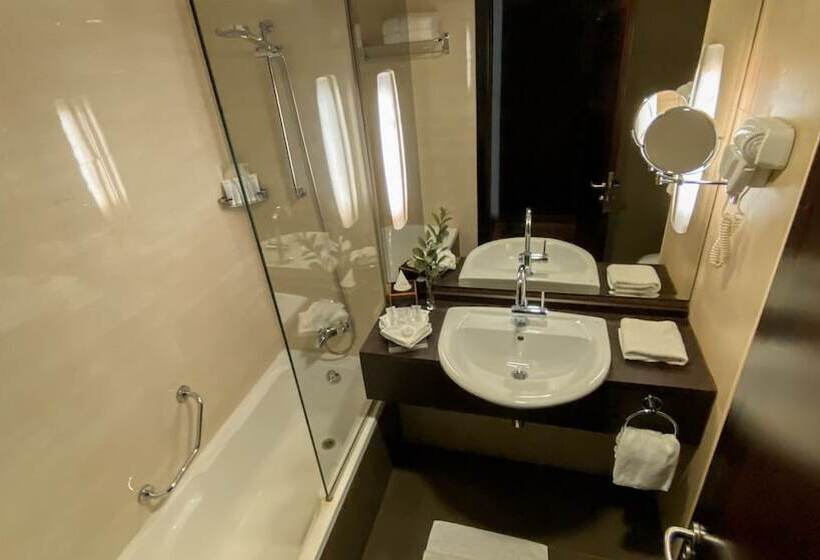 اتاق لوکس با چشم‌انداز شهر, Oryx Hotel Aqaba