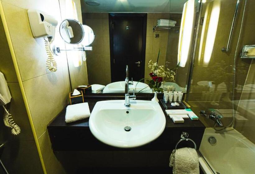 اتاق لوکس با چشم‌انداز استخر, Oryx Hotel Aqaba