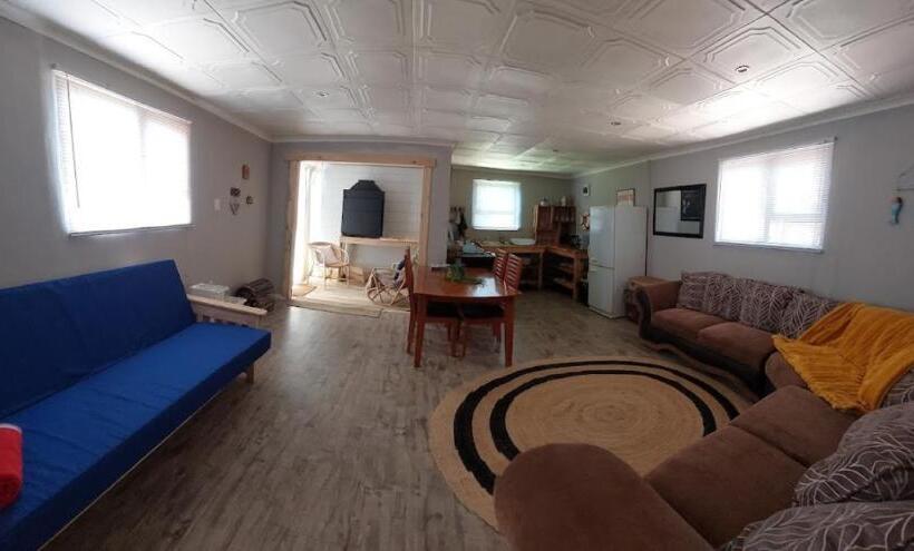 Семейный Номер, 11 Mountain Stream Hot Tub Self Catering