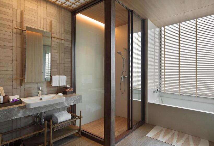 Люкс с Балконом, Ad Lib Hotel Khon Kaen