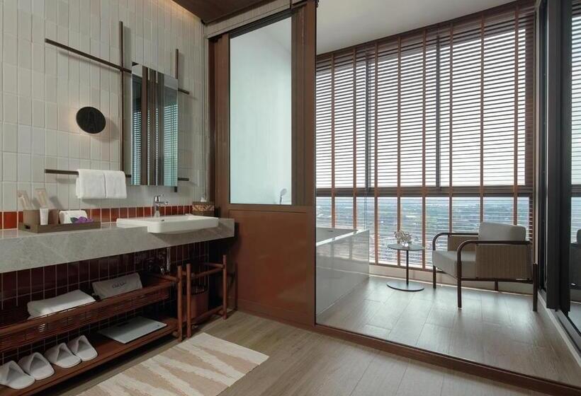 Студия Стандарт, Ad Lib Hotel Khon Kaen