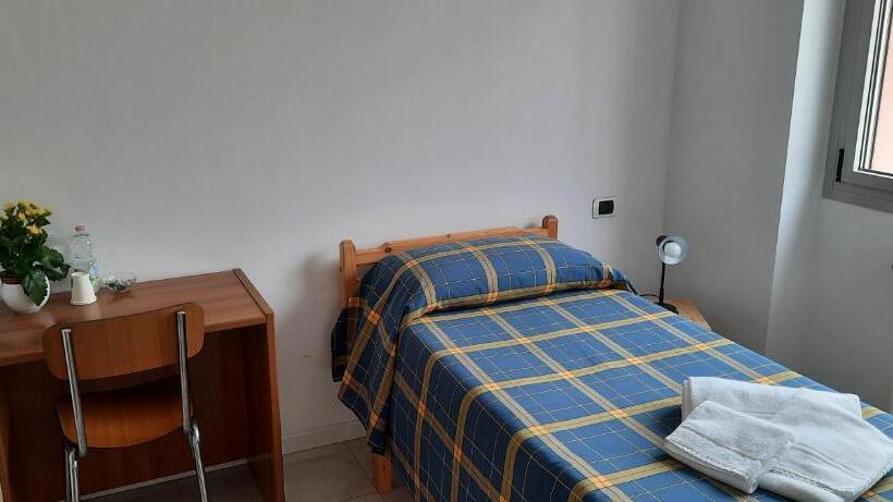 Pokój Basic Jednoosobowy, Casa Diocesana Di Altavilla