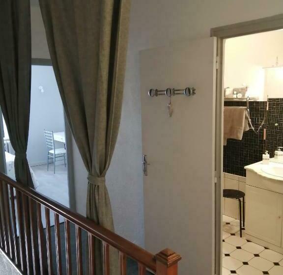 Номер Стандарт, Relais De La Mothe